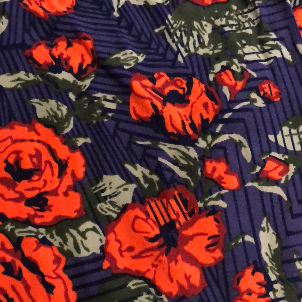 LuLaRoe TC Leggings - Picture 2 of 3